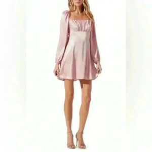 ASTR THE LABEL- NWT  Long Sleeve Satin Minidress Sz Small- Pink